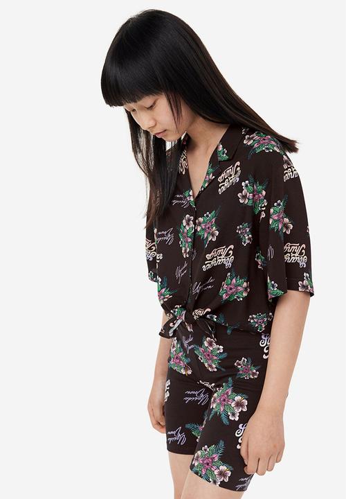 H&M - Tie-detail printed blouse - black stranger things