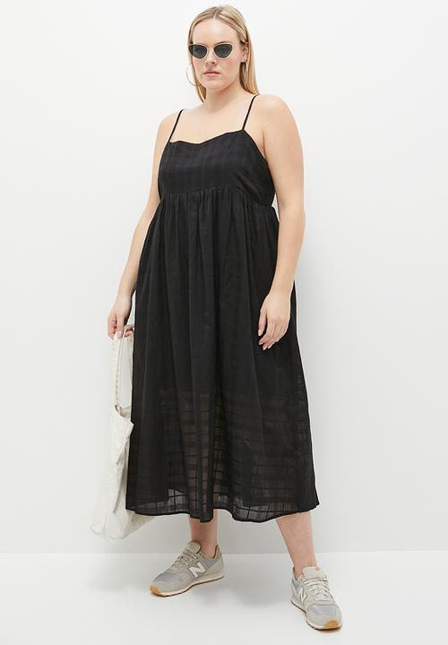 Cotton On - Plus tilly textured maxi dress - black