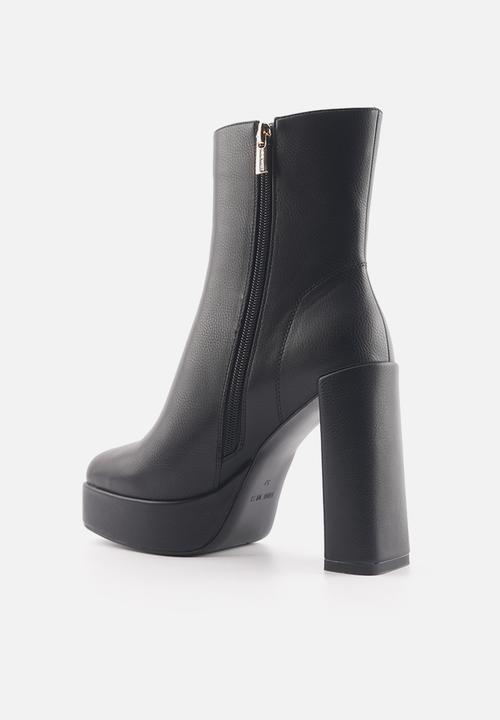 Nine West - Sarabel platform boot - black