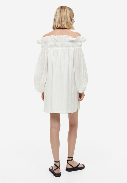 H&M - Oversized off-the-shoulder dress - white