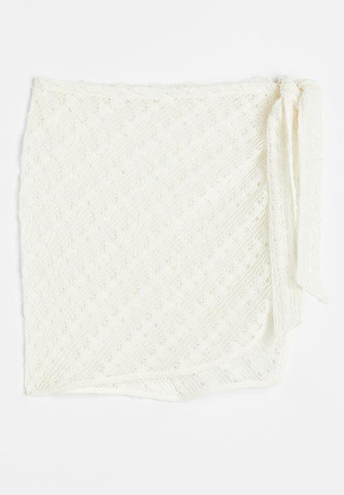 H&M - Crochet-look sarong - white