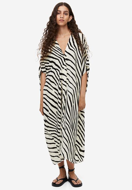 H&M - Oversized kaftan dress - natural white/zebra print
