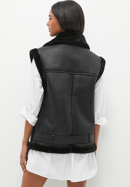 dailyfriday - Sleeveless faux fur trim aviator - black