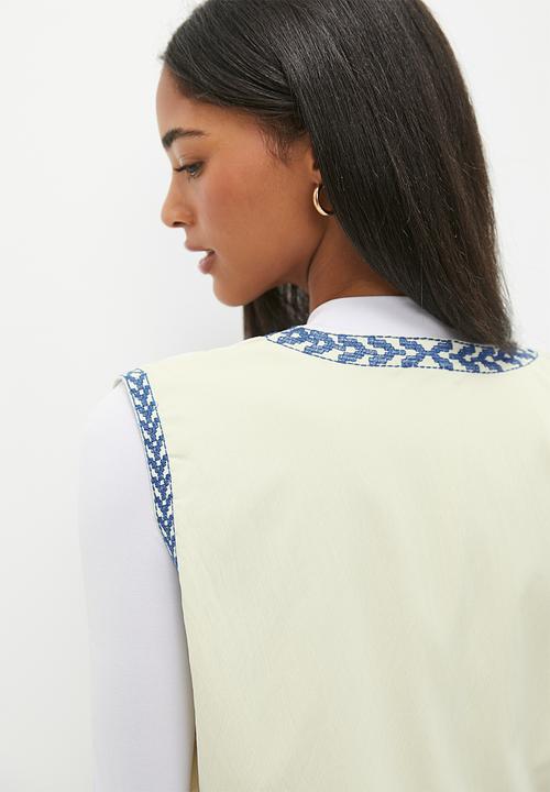 dailyfriday - Embroidery waistcoat - ecru & blue