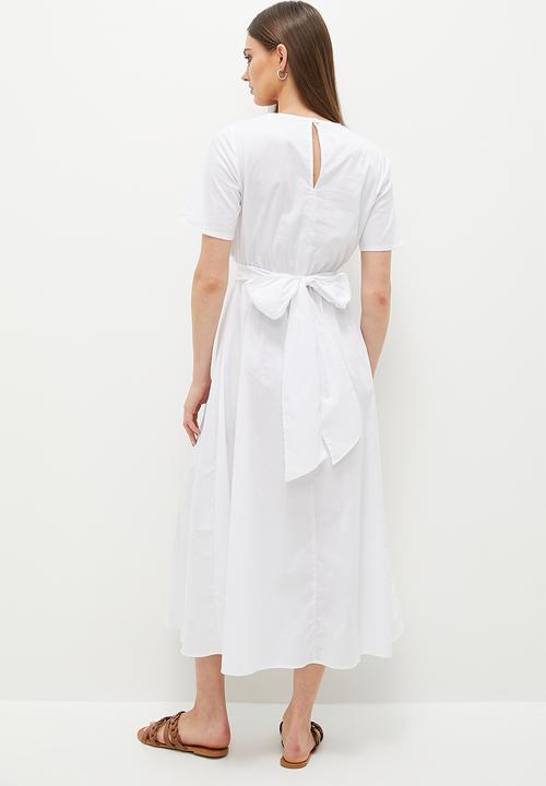 edit - Short sleeve wrap dress - white