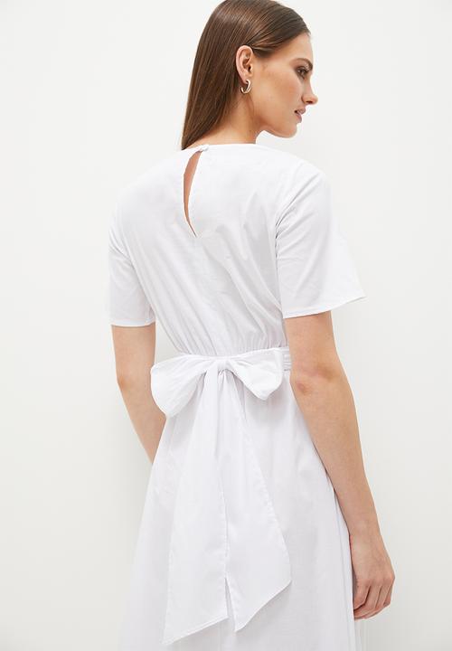 edit - Short sleeve wrap dress - white