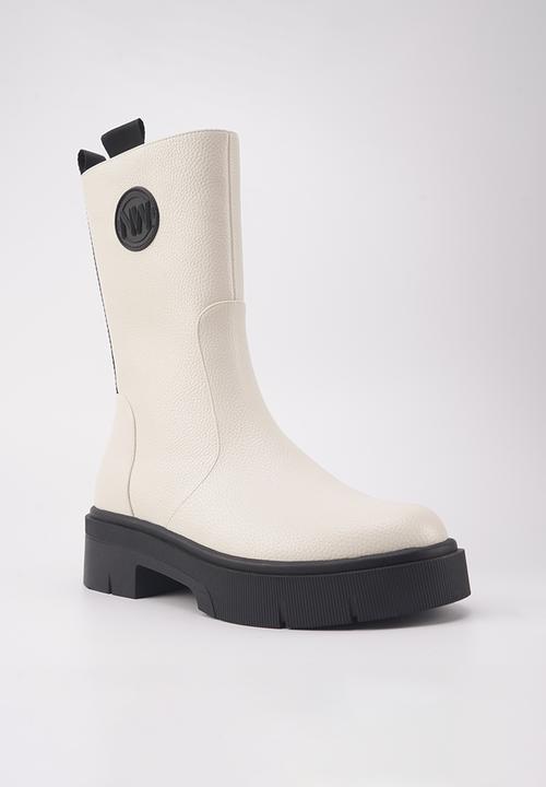 Nine West - Forren slip on boot - off white
