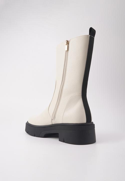 Nine West - Forren slip on boot - off white