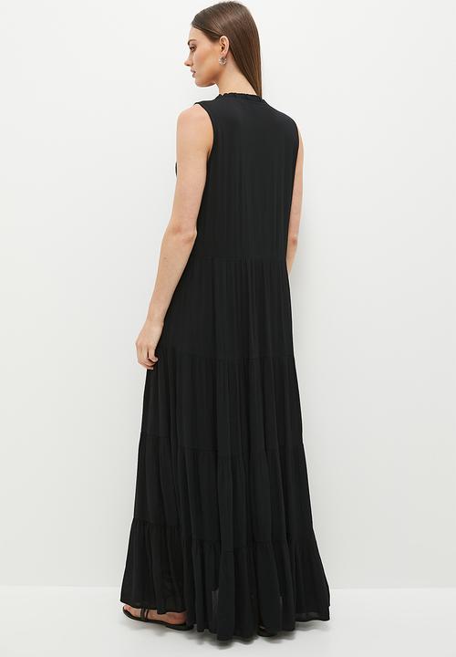 edit - Embroidery tiered dress with tassel trim - black & milk
