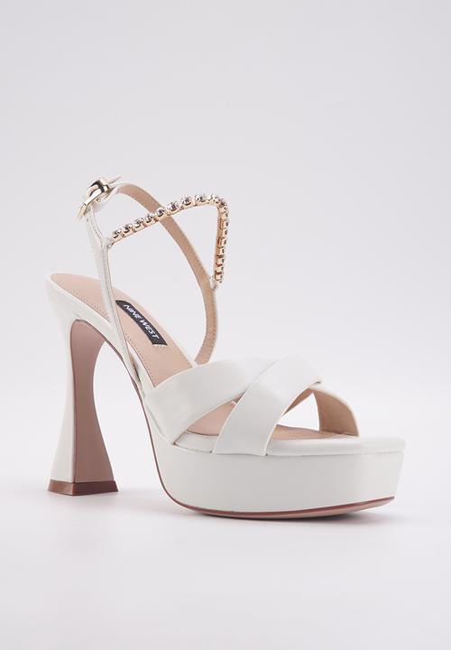 Nine West - Mavaro platform sandal - white