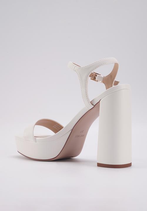 Nine West - Moma platform sandal - white