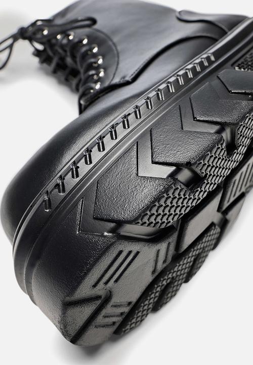 Koi Footwear - Talwar chunky stomper boot - black