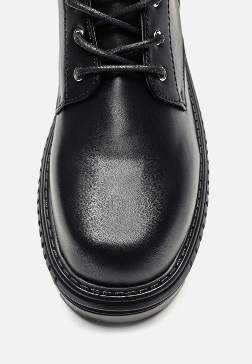 Koi Footwear - Talwar chunky stomper boot - black