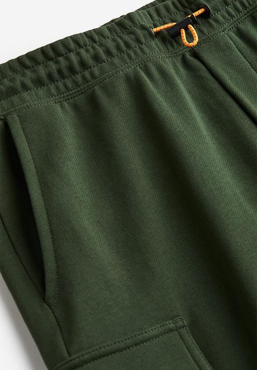 H&M - Relaxed fit cargo sweat shorts - dark green