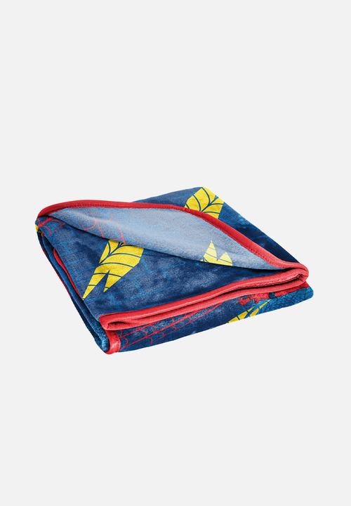 Disney - Silk touch sherpa throw - spiderman off the wall