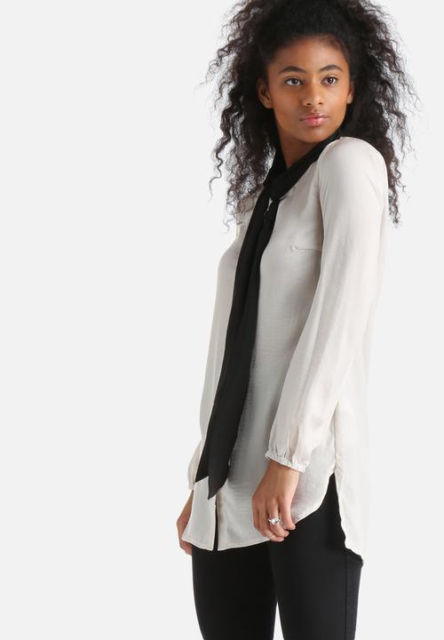 Vero Moda - Britta Bow Long Blouse
