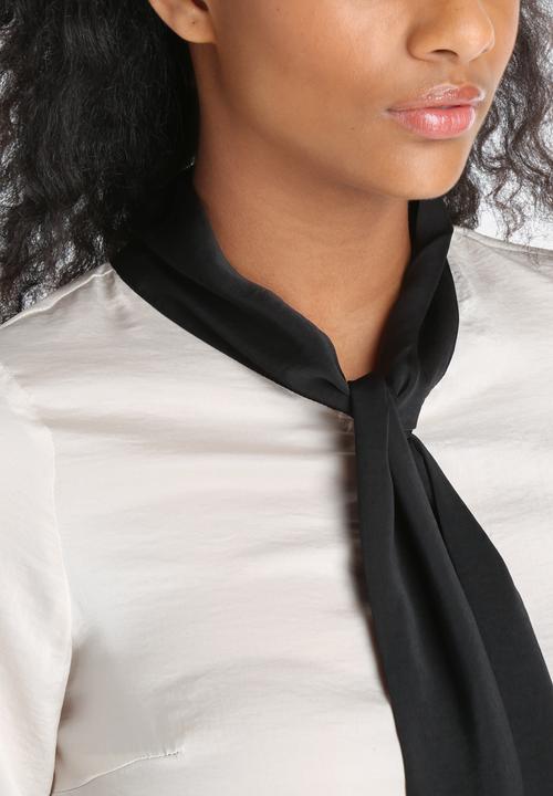 Vero Moda - Britta Bow Long Blouse
