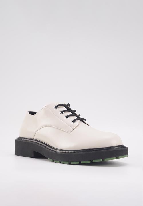 Nine West - Dane lace up - off white