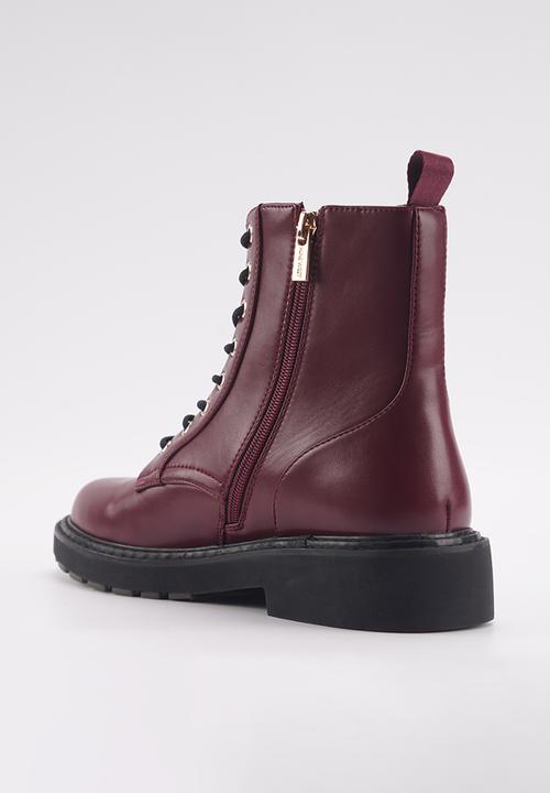 Nine West - Dangie lace up boot - burgundy
