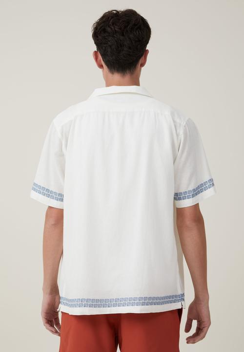 Cotton On - Cabana short sleeve shirt - light blue border 