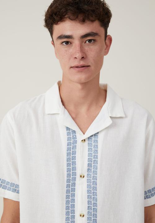 Cotton On - Cabana short sleeve shirt - light blue border 