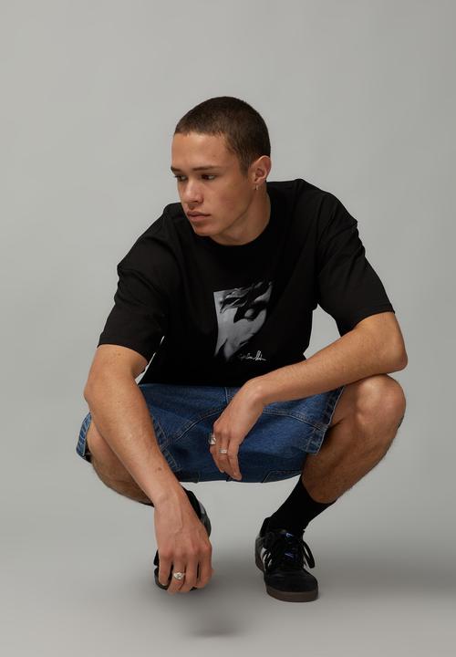 Factorie - Essential music merch T-shirt - lcn bra black/tupac window 
