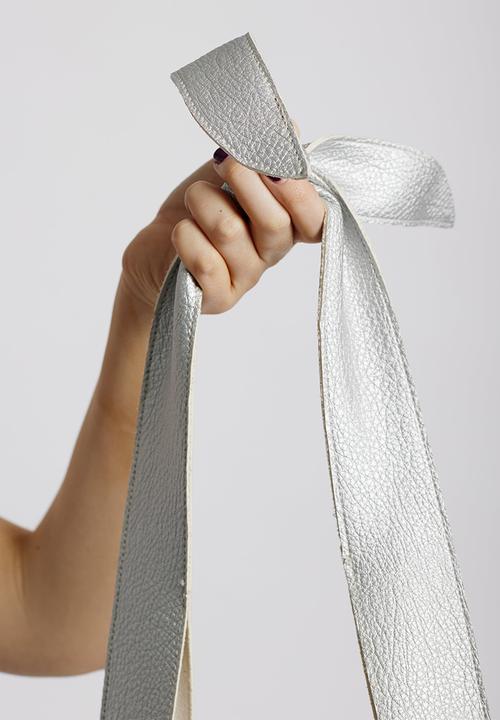 Me&B - The tie shoulder tote - silver