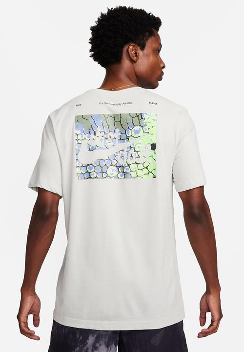 Nike - Nike df tee dye ho23 - light grey 