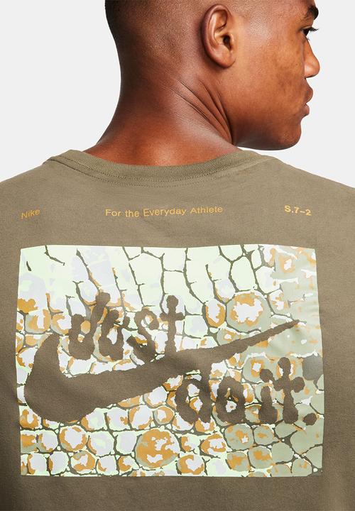 Nike - Nike df tee dye ho23 - cargo khaki 