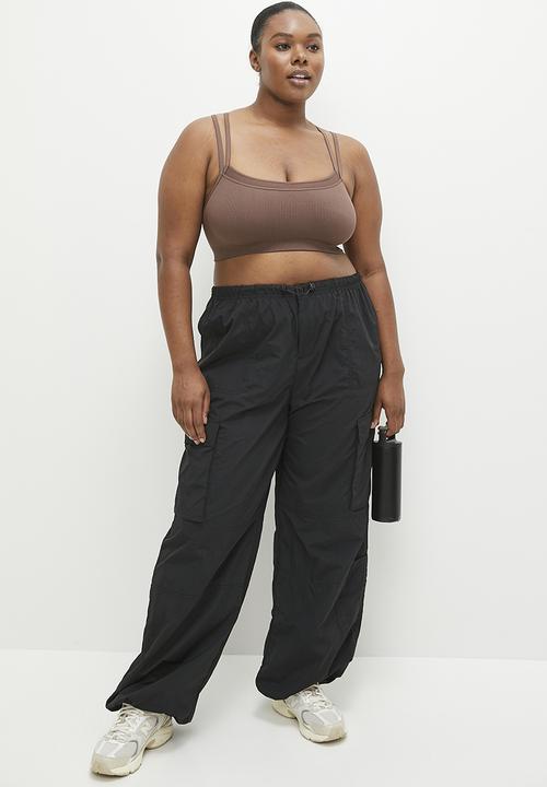 Cotton On - Plus Seamless Double Layer Crop - Deep Taupe
