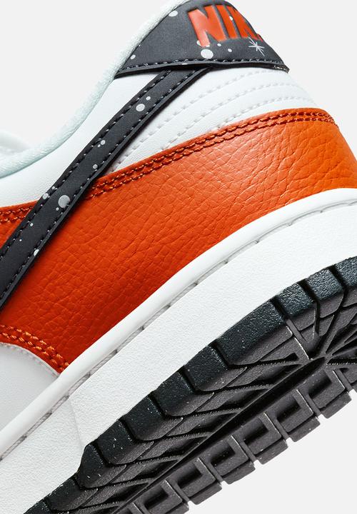 Nike - Dunk Low