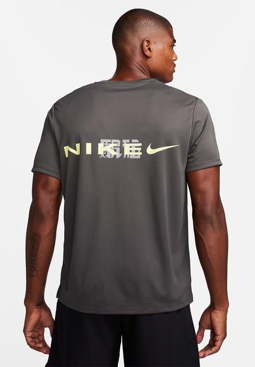 Nike - Dri-FIT UV SS running tee HKNE - grey