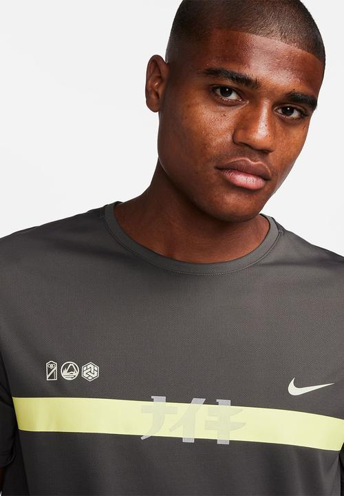 Nike - Dri-FIT UV SS running tee HKNE - grey