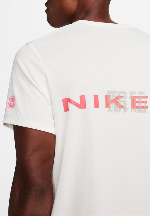 Nike - Dri-FIT UV SS running tee HKNE - white
