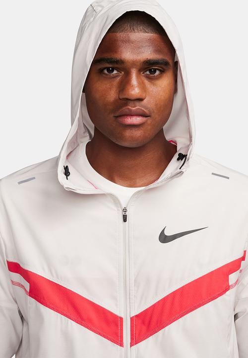 Nike - Repel UV  windrunner jacket HKNE - white