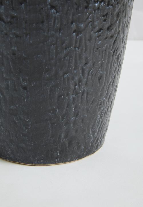 H&S - Hamley porcelain vase - matte black