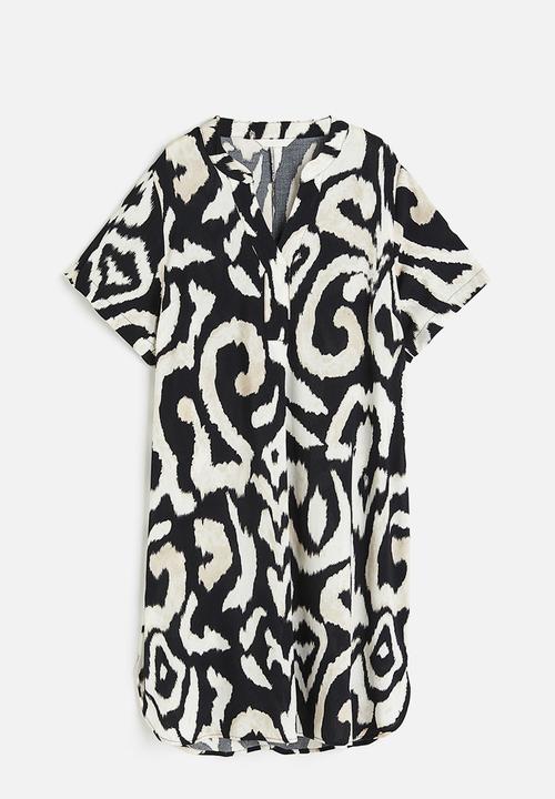 H&M - V-neck tunic - black patterned