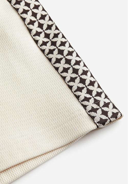 H&M - Relaxed fit jacquard-weave shorts - cream