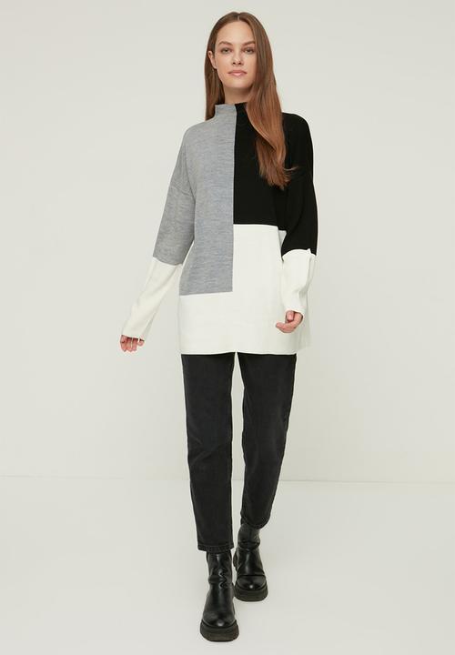 Trendyol - Colourblock stand-up sweater - black