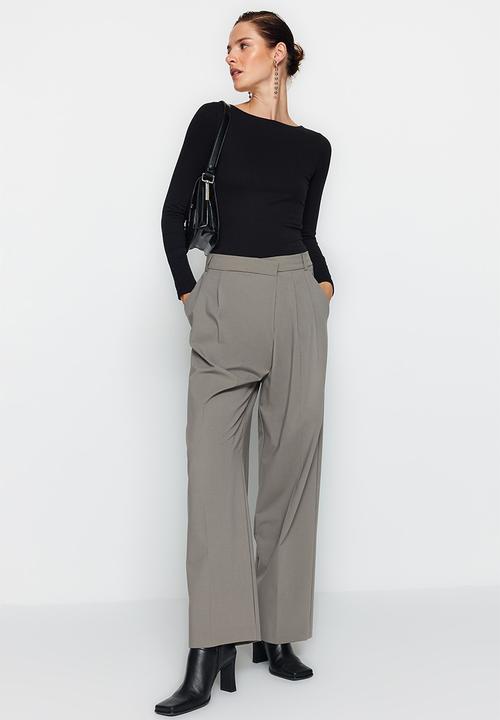 Trendyol - Boat neck fitted top - black