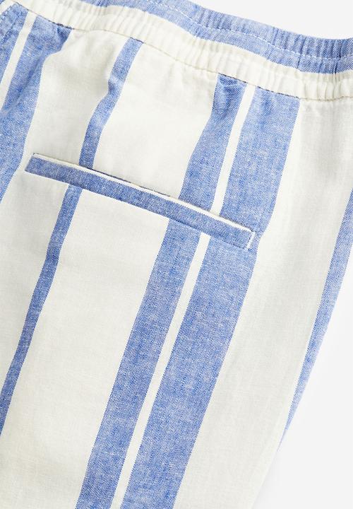 H&M - Regular fit linen-blend shorts - blue,multi