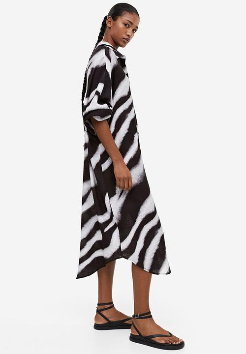 H&M - Oversized shirt dress - black zebra print