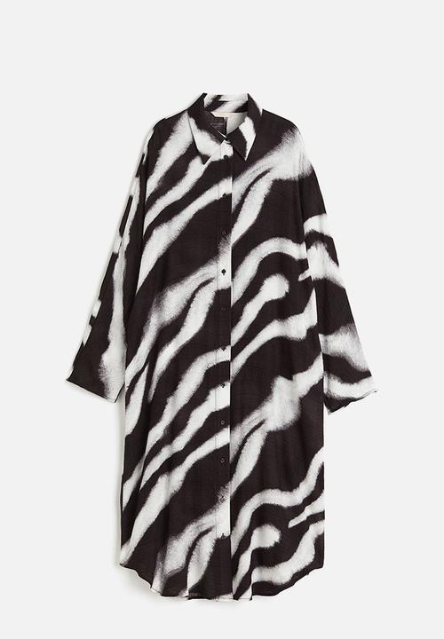 H&M - Oversized shirt dress - black zebra print