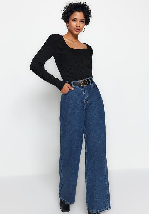 Trendyol - Square collar sweater - black