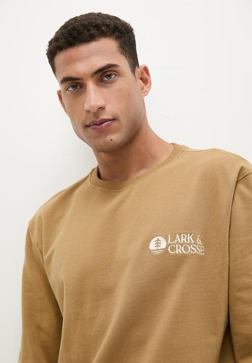 Lark & Crosse - Basic crew neck sueded pullover sweat top - camel