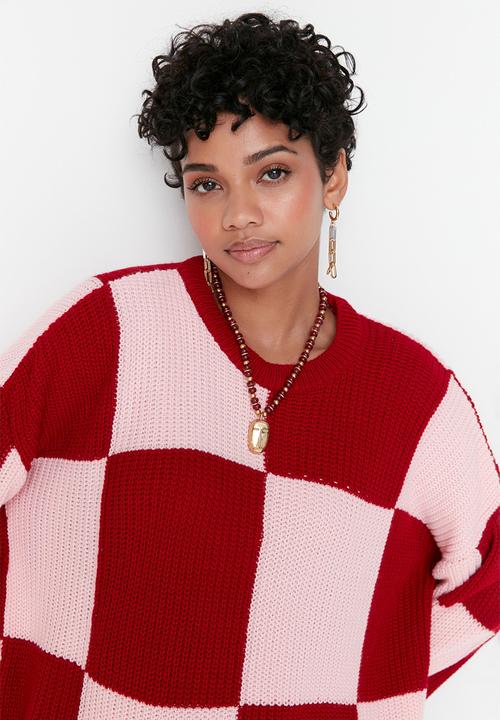 Trendyol - Modest checkerboard crewneck sweater - red/pink