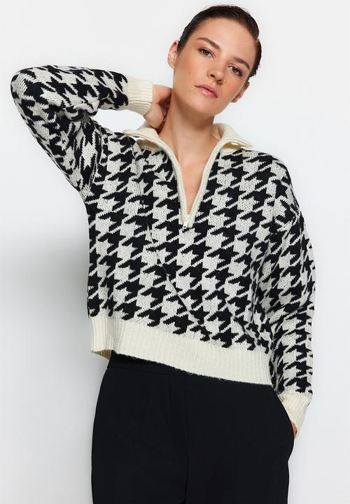 Trendyol - Houndstooth printed sweater - stone