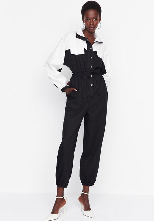 Trendyol - Lace detailed jumpsuit - black