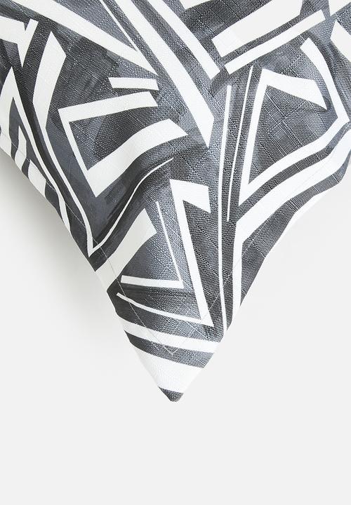 Grey Gardens - Shattered Cushion Cover - Black & White