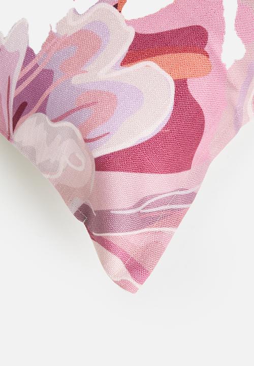 Grey Gardens - Bloom Cushion Cover - Pink